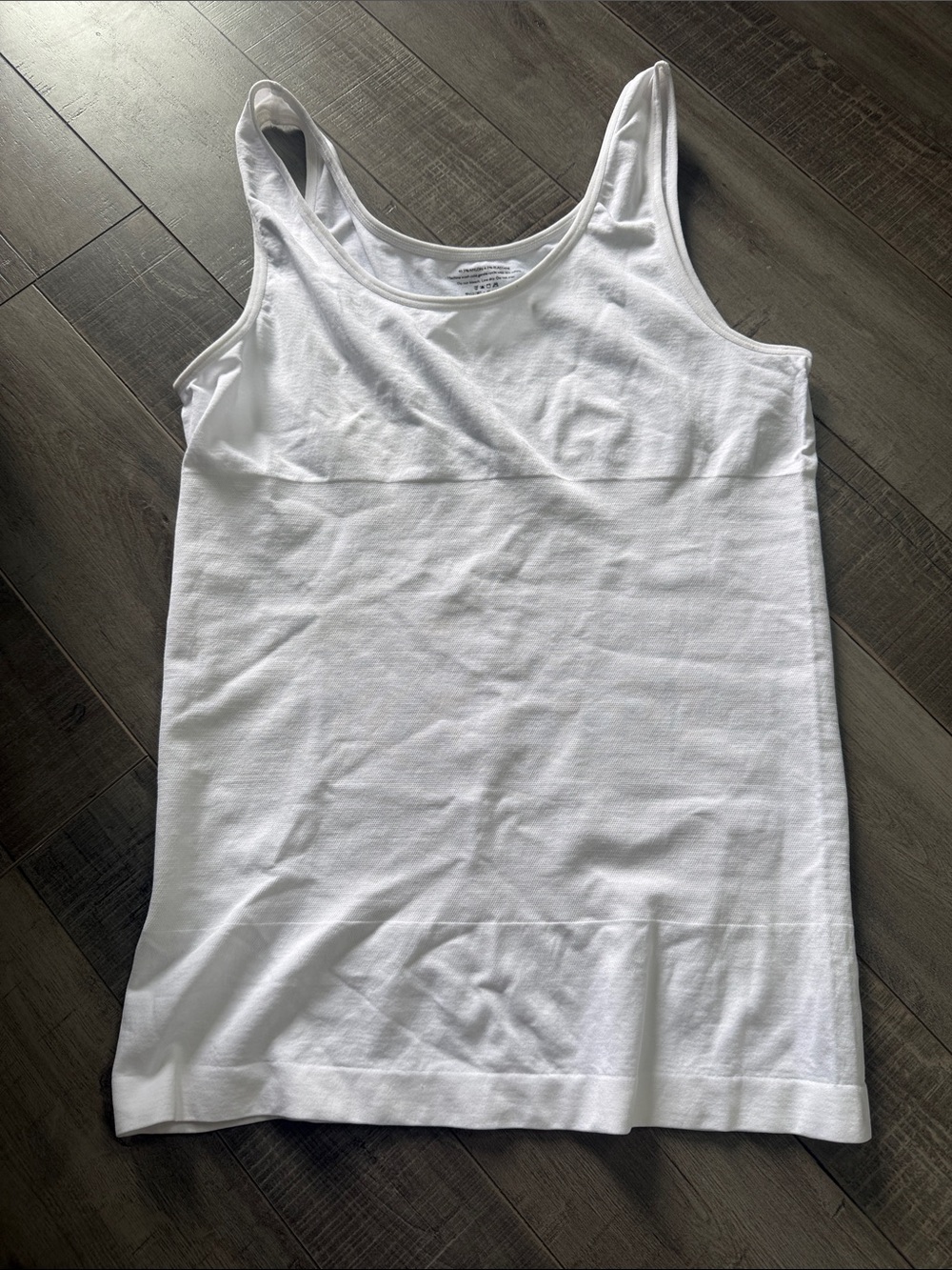 Women's White Scoop Neck Tank - Seamless Layering Tank - light control